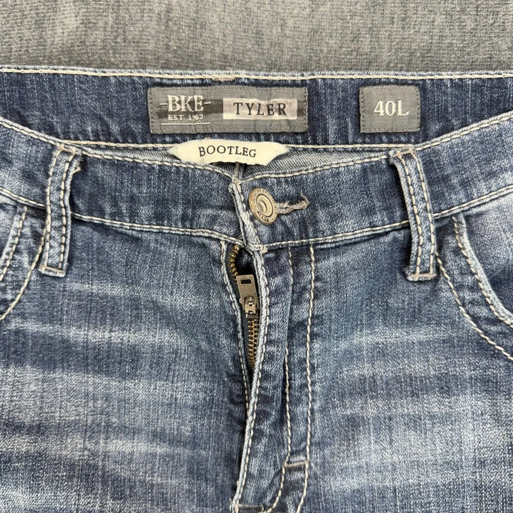 BKE Tyler Jeans Mens 40L Blue Cotton Blend Regular Bootleg Distressed Med Wash